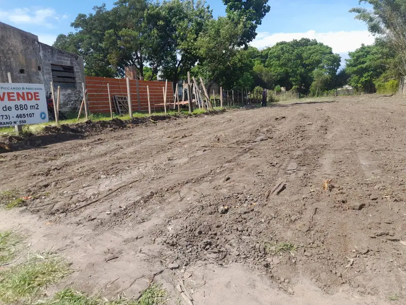 Lote de 880 m² sobre Avenida Lavalle, Mercedes: foto 4 de 4